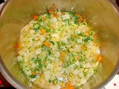 アレンジ無限の離乳食　基本の野菜スープ